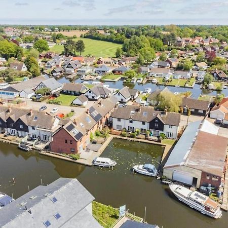 Cottage On The Quay Wroxham Exteriér fotografie