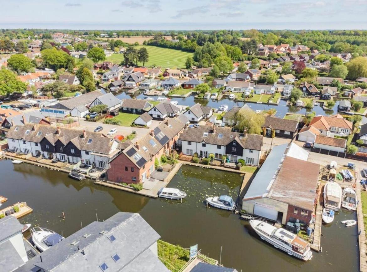 Cottage On The Quay Wroxham Exteriér fotografie